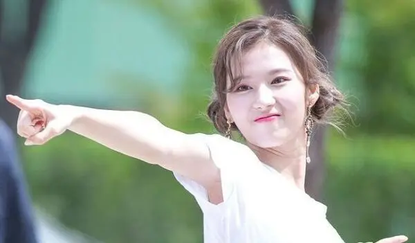 TWICE サナの身長や年齢は？歴代彼氏や理想のタイプも調査