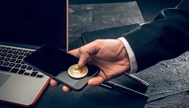 オンラインカジノを仮想通貨でプレイ！メリット・デメリットは？